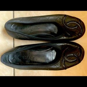 Chanel Black Lambskin Leather Cambon Ballet flats